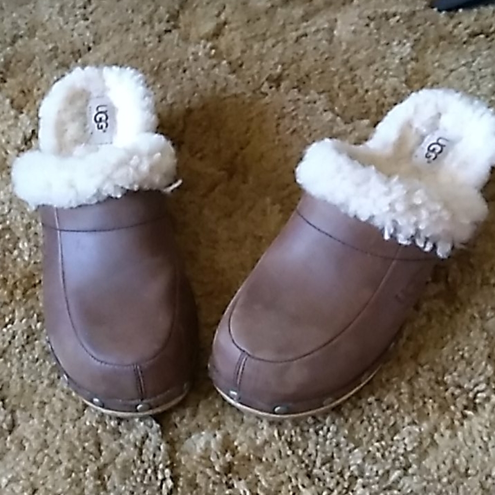 Ugg clogs